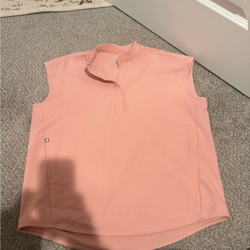 Figs Women's Sleeveless Coral Muscle Tee